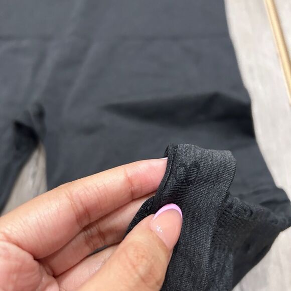 Lululemon Crop Legging 17” - Picture 3 of 3